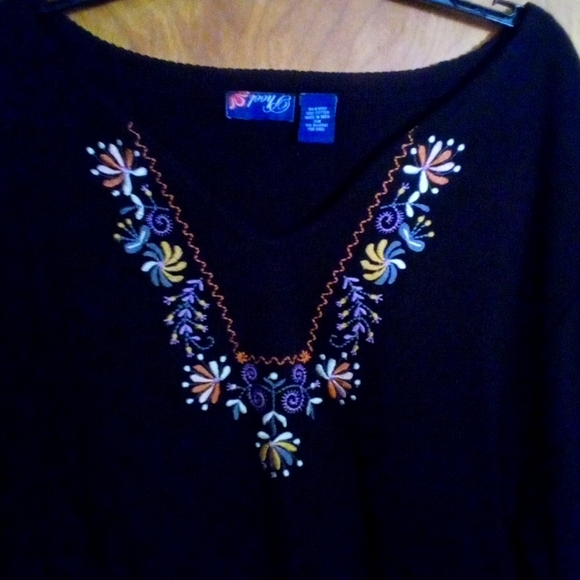 Embroidered Knit Top 3X - Picture 1 of 7